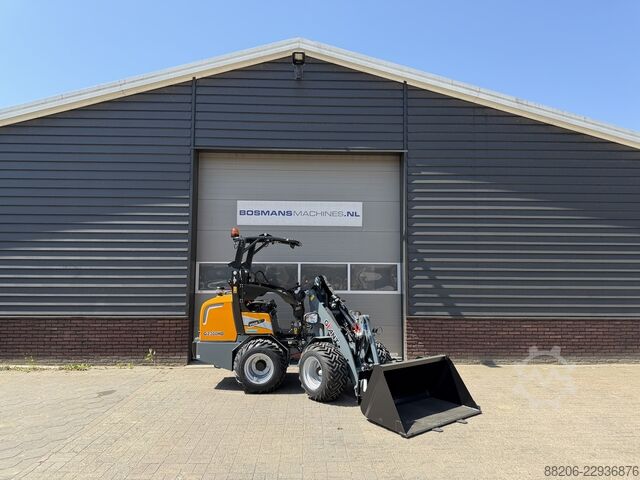 Giant G2300 HD mini loader NEW with pro-inching GIANT G2300 HD minishovel NIEUW pro-inching