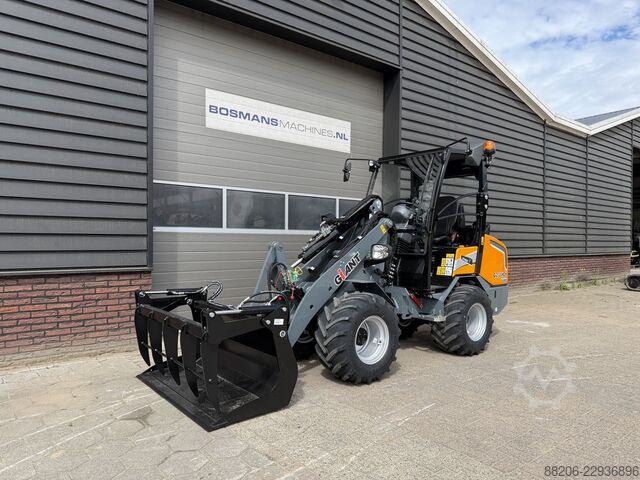 GIANT G2700 HD+ mini loader NEW €695 LEASE GIANT G2700 HD+ minishovel NIEUW €695 LEASE