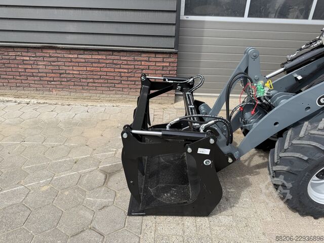 GIANT G2700 HD+ mini loader NEW €695 LEASE GIANT G2700 HD+ minishovel NIEUW €695 LEASE