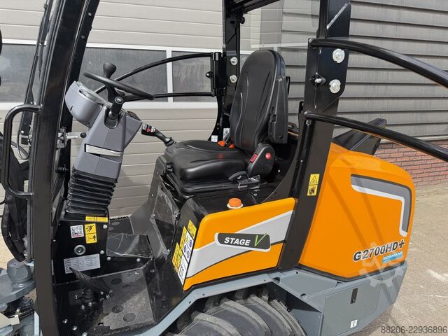 GIANT G2700 HD+ mini loader NEW €695 LEASE GIANT G2700 HD+ minishovel NIEUW €695 LEASE