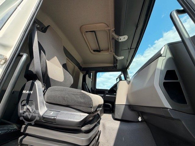 Refrigerated truck MAN TGS 26.360 6x2-4 BL ¤6D manuell Lenkachse Klima
