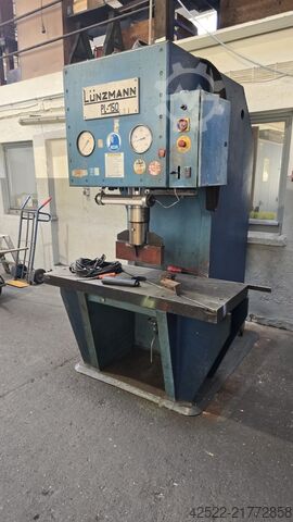 Hydraulic Press Luenzmann PL- 150