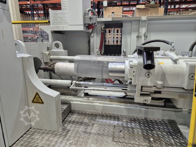 Injection molding machine ENGEL Victory 330/110 Tech