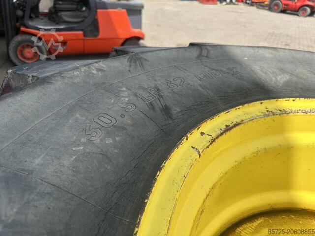 Wheel with tyre SET banden 30.5 X LR32 - Nieuw