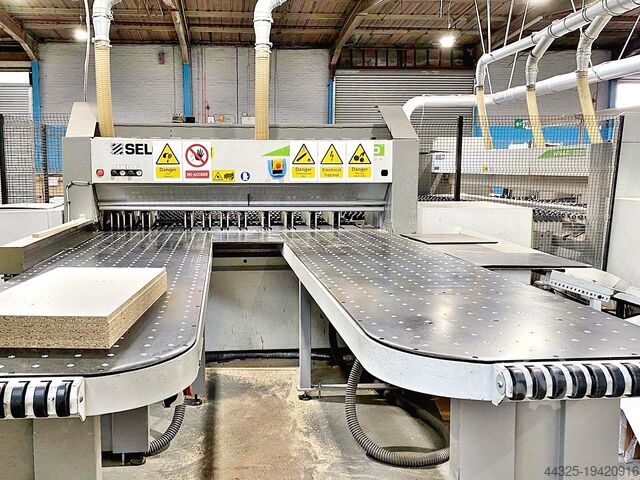 Plattensäge in Winkelausführung SELCO WNAR 650 TWIN PUSHER