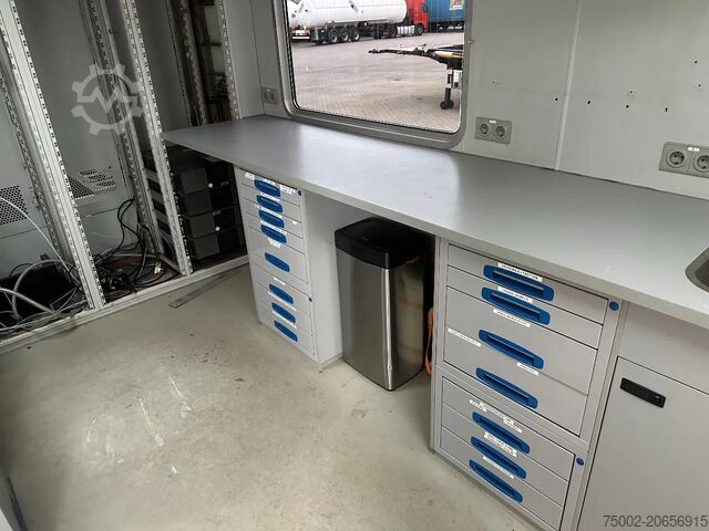Scania P230 TOP: multifunctional compartment with air conditioning (motorhome?), 22 kVA generator, h Scania P230 TOP: multifunct. ruimte met airco (camper?...