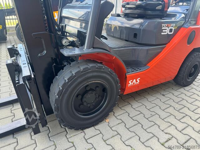 Forklift Toyota 06-8FGF30 / Triplex / 2021 year