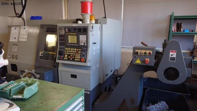 CNC lathe HYUNDAI SKT200M