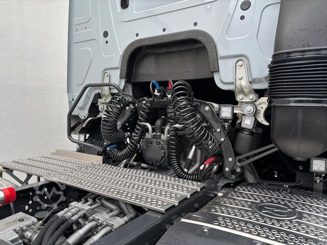 Kipper LKW Mercedes-Benz Actros 5 1853 LS 4x2 4xSHZ ACC AUT z Kam.