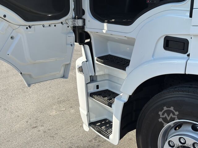 Standard road tractor Iveco Stralis Hi Wai 510