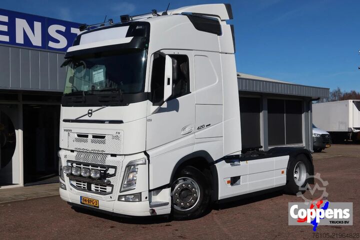 Standard tractor Volvo FH 420 Holland Truck