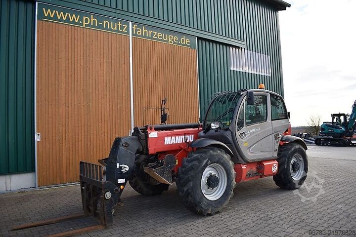 Telescopic loader Manitou MT1335