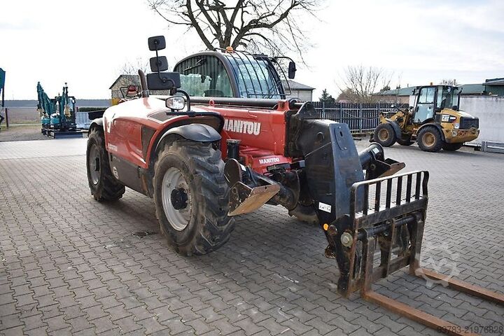 Telescopic loader Manitou MT1335