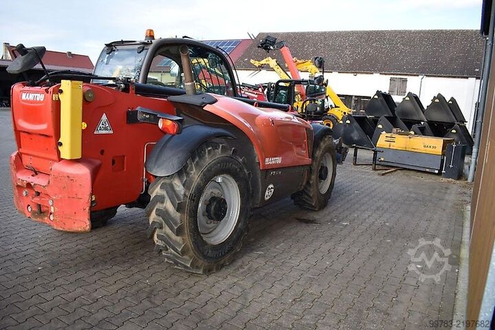 Telescopic loader Manitou MT1335