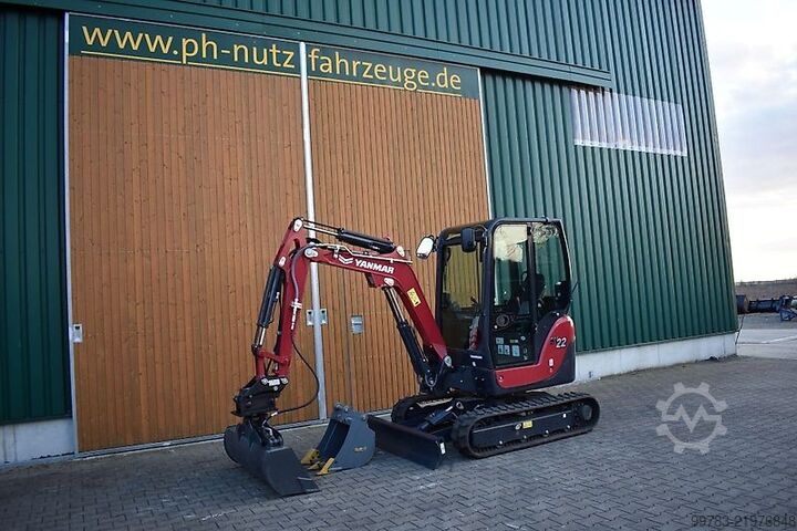 Backhoe loader Yanmar SV22 mit Löffelpaket