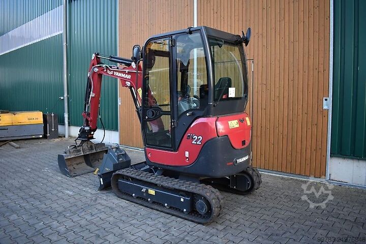 Backhoe loader Yanmar SV22 mit Löffelpaket