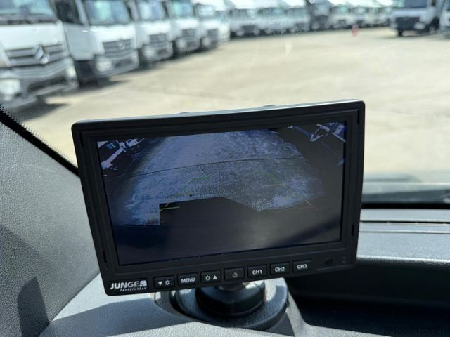 Box van MERCEDES-BENZ SPRINTER 316 CDI Koffer 4,40 m LBW 0,75 T*KLIMA