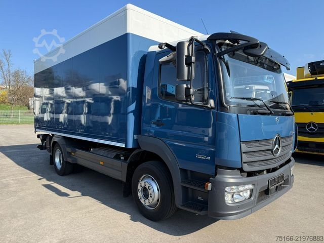 Box truck MERCEDES-BENZ ATEGO 1524 L Koffer 5,1 m LBW 1 T*Klima+Euro 6 D