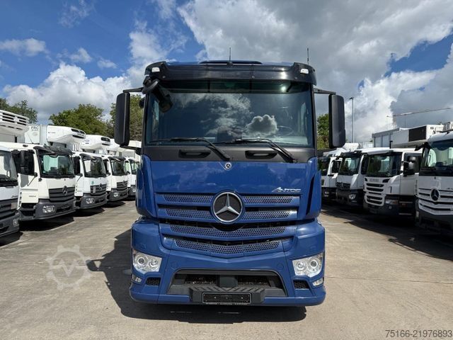Box truck MERCEDES-BENZ ACTROS 2548 L Getränkekoffer 7,7 m LBW 2 T*LENK