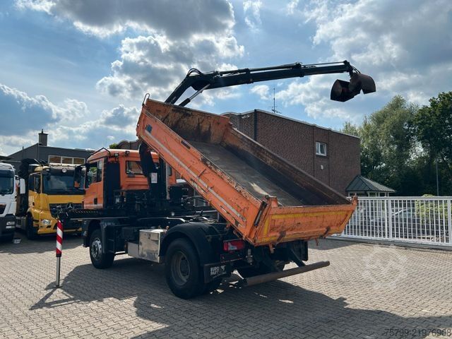Three-sided tipper truck MAN 18.320 3Skipper mit HIAB 111 Kran + Greifer