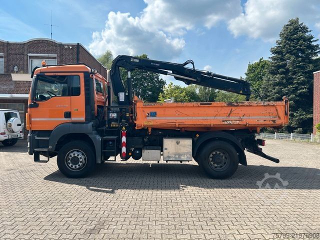 Three-sided tipper truck MAN 18.320 3Skipper mit HIAB 111 Kran + Greifer