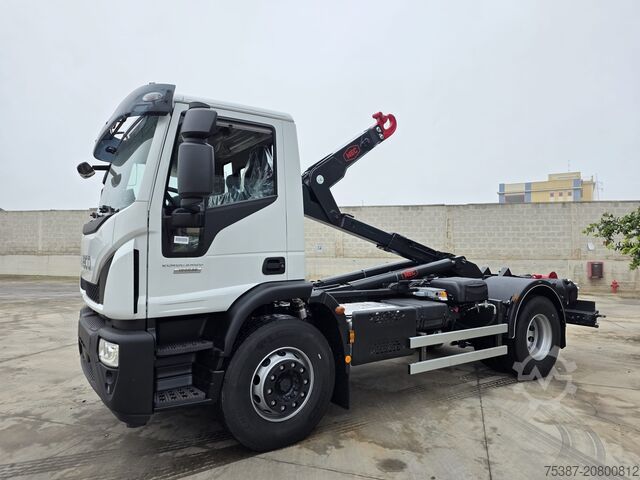 Hakenlift LKW iveco 180E32P