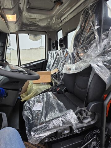 Hakenlift LKW iveco 180E32P