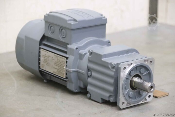 Geared motor 0.18 kW 118 rpm SEW-Eurodrive RF07 DR63M4/BR