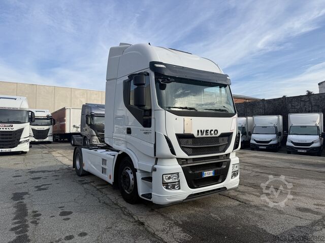 Standard tractor unit Iveco STRALIS 420
