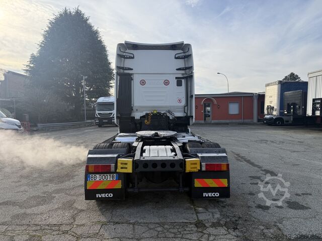 Standard tractor unit Iveco STRALIS 420