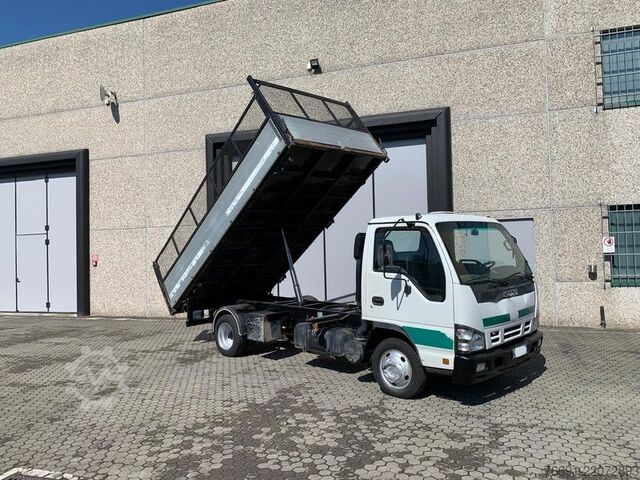 Transporter mit Kipper Isuzu NPR 35