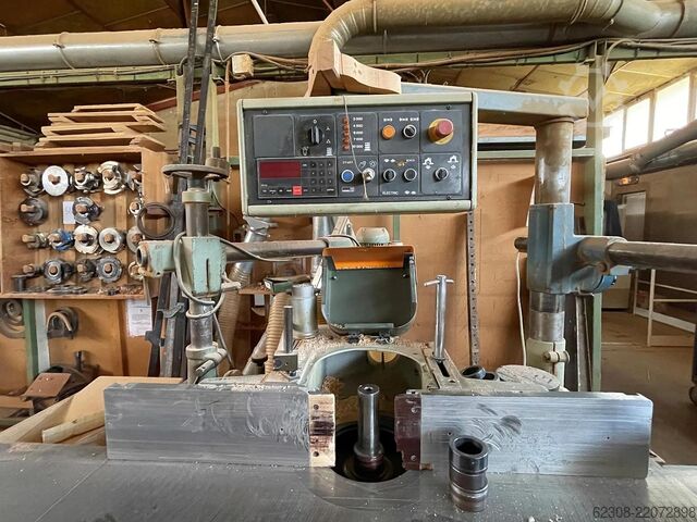 SCM T130 SCM T130