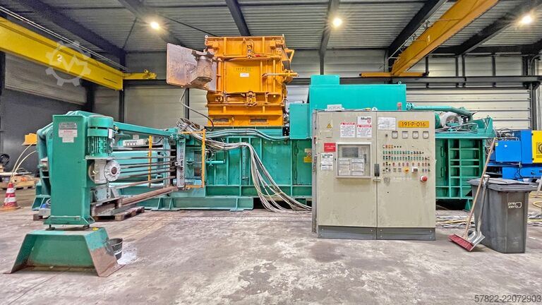 Ballenpresse 200 t Presskraft, Großformat MACPRESSE 112
