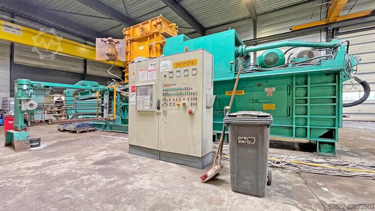 Ballenpresse 200 t Presskraft, Großformat MACPRESSE 112