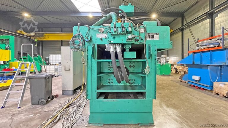 Ballenpresse 200 t Presskraft, Großformat MACPRESSE 112