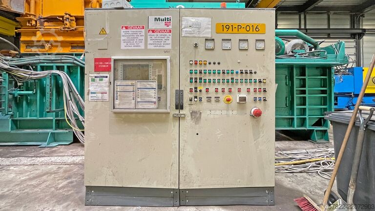 Ballenpresse 200 t Presskraft, Großformat MACPRESSE 112