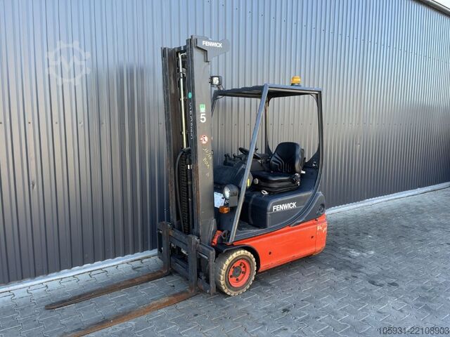Electric 3-wheel forklift Linde E14-02