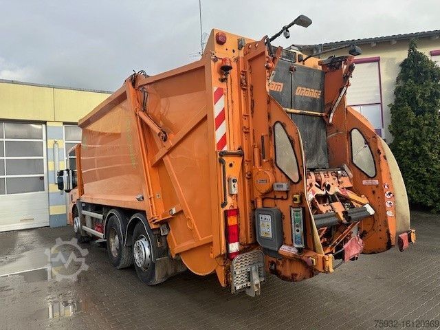 Müllwagen MERCEDES-BENZ ECONIC 2633 HN TERBERG 1. D- kommunale Hand