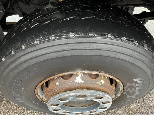 Chassis with cab Renault Kerax 370 6x4 - Spring/Spring - Hub reduction -...