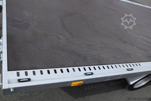 Car carrier trailer HUMBAUR Universal 3000 - Holzboden und Rampen