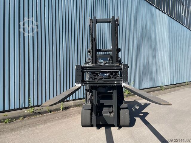 Electric 4-wheel forklift Linde E 45-600 // 2555 Std. // 3. & 4. Ventil // Seitens