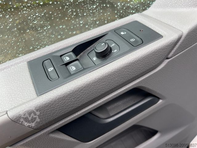 Minibus VOLKSWAGEN T6.1 2.0 TDI 8 SITZER TEMP. KLIMA PDC