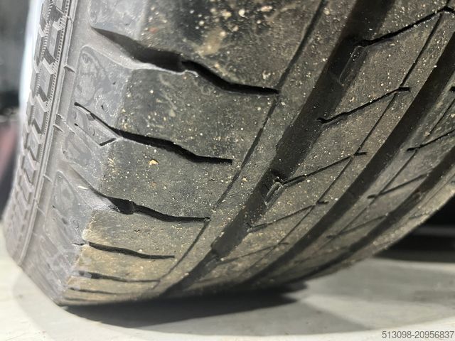 Minibus VOLKSWAGEN T6.1 2.0 TDI 8 SITZER TEMP. KLIMA PDC