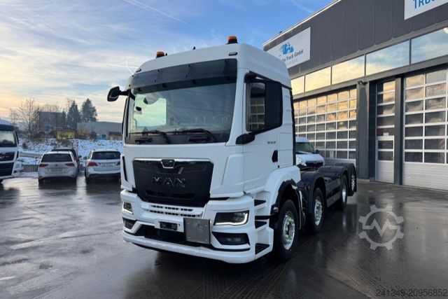 Truck chassis MAN TGS 35.470 8x2