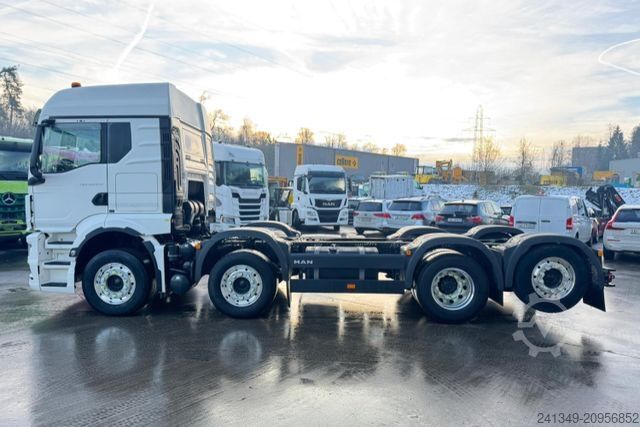 Truck chassis MAN TGS 35.470 8x2