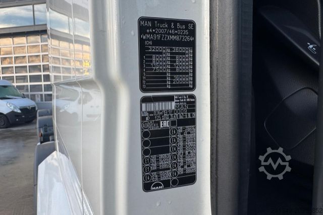 Truck chassis MAN TGS 35.470 8x2