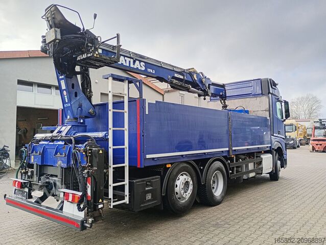 Flatbed Mercedes-Benz 2545