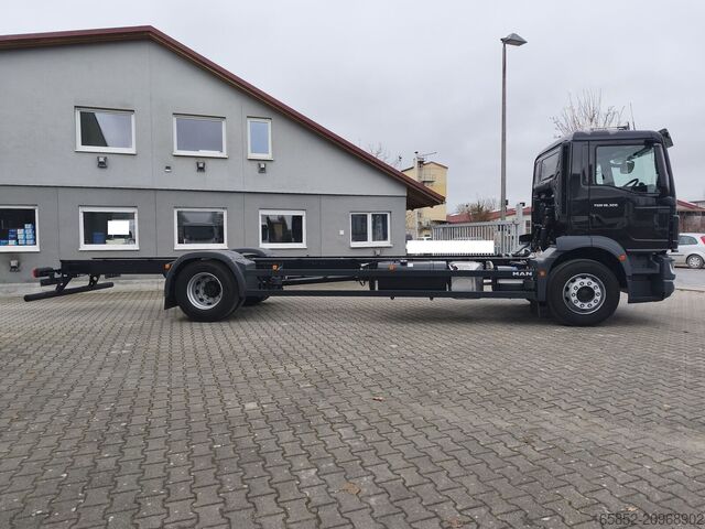 Fahrgestell mit Fahrerhaus MAN TGM 18.320 4x2BL CH Fahrgestell Euro 6 Rechtsle...