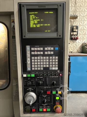 Vertikales Bearbeitungszentrum Hyundai SPT-V30T