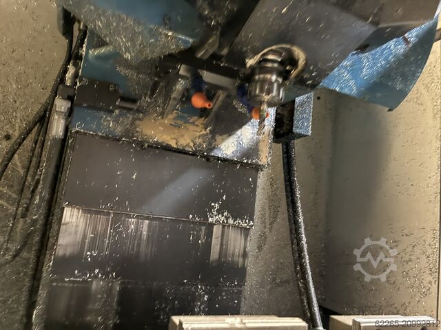 Vertikales Bearbeitungszentrum Hyundai SPT-V30T